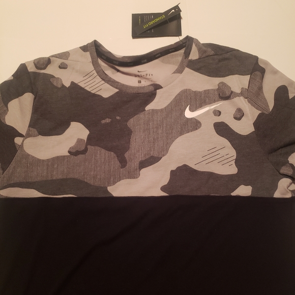 Nike Dry Legend Camo Black Top Half Print Tee - Picture 15 of 16